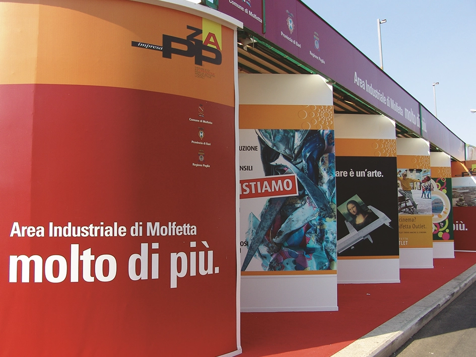 Bari / Fiera del Levante / the exhibition stand shared between companies