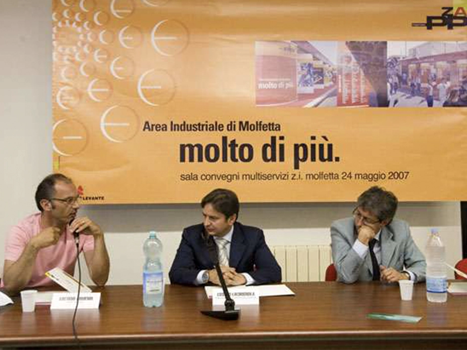 Molfetta / sala multiservizi /incontro tra gli imprenditori e i dirigenti della Fiera