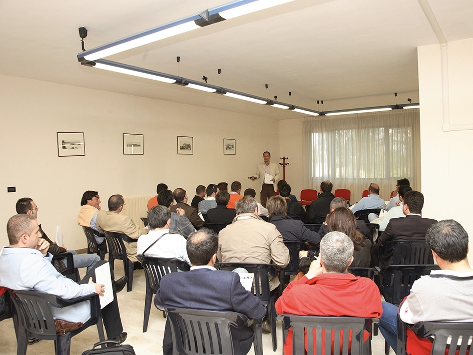 Molfetta / industrial area / multi-service hall / meeting with entrepreneurs from the industrial and craft area