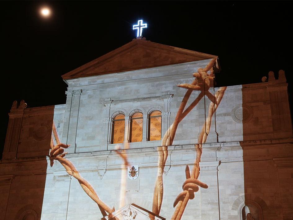 Basilica madonna dei martiri / molfetta / march 2006 / videomapping