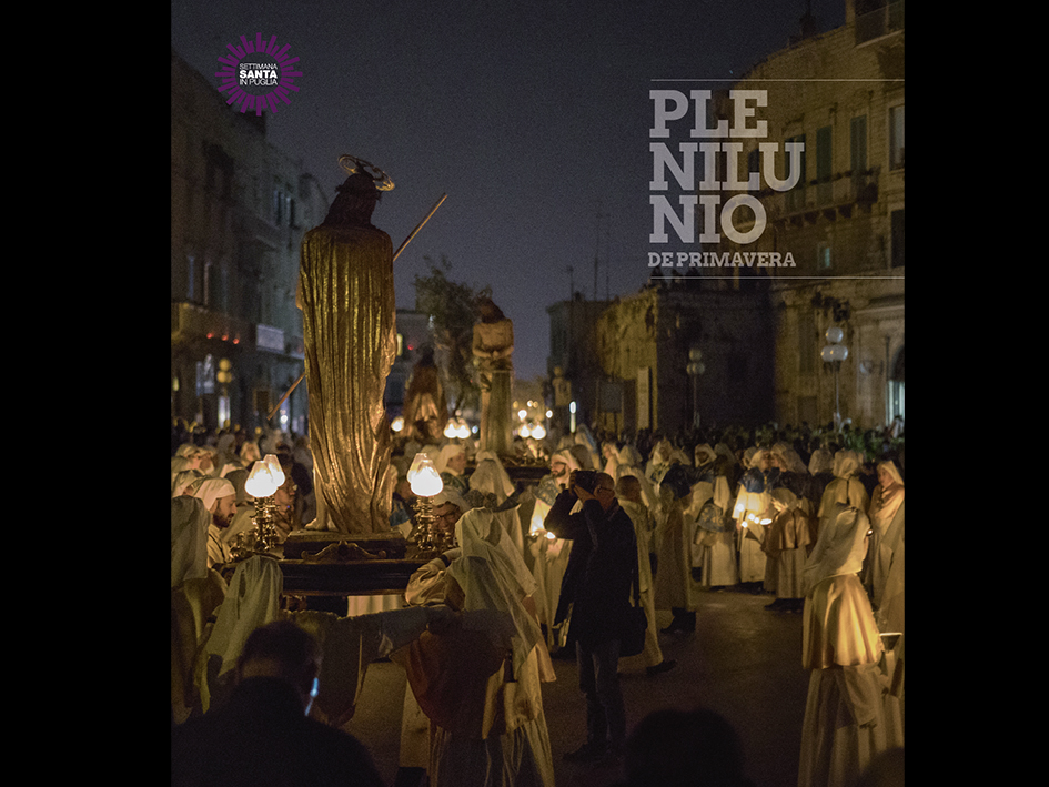 The ‘spring full moon’ photographic catalogue in Italian and Spanish