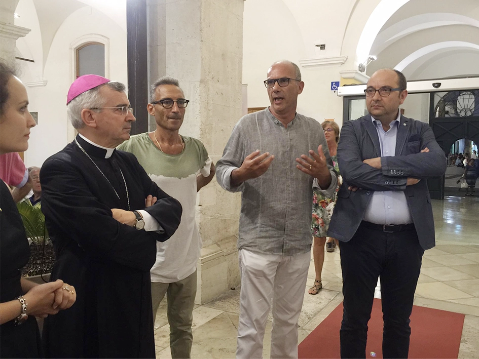 Manfredonia / mostra fotografica sulle feste patronali di patroni di puglia